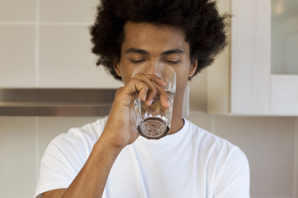 Man drinking silagra